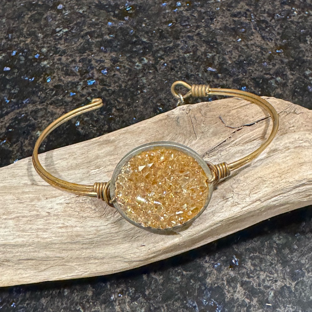 Faux Druzy Wire Bracelet - hook closure